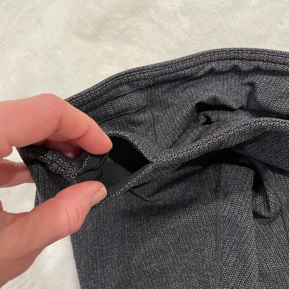 Lululemon chevron pattern leggings size 6 - Picture 2 of 5